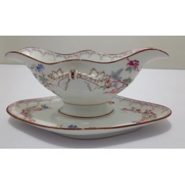 Saucière en porcelaine de Sarreguemines minton 252 environ 22 cm