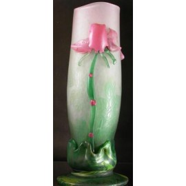 Vase à la rose Daum en pâte de verre signée Daum Nancy Croix de Lorraine